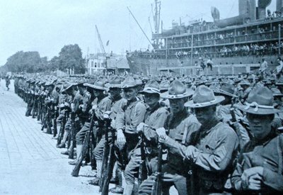 American Troops Landing in France, 1917 by Unbekannt Unbekannt